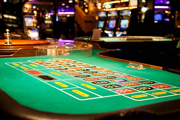 mafiajudi mobile app interface showing live dealer table and sportsbook navigation