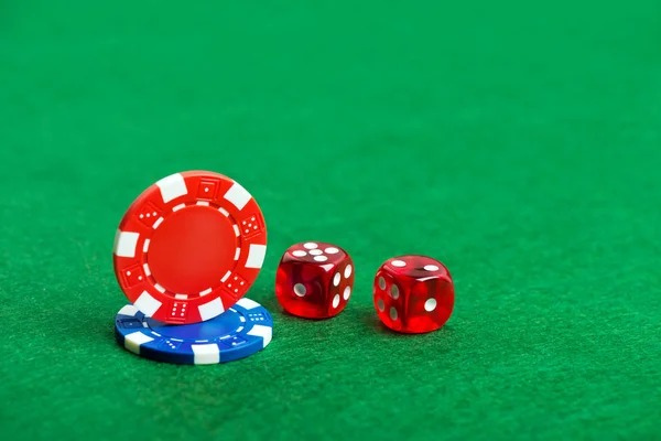 Live dealer conducting blackjack at mafiajudi studio